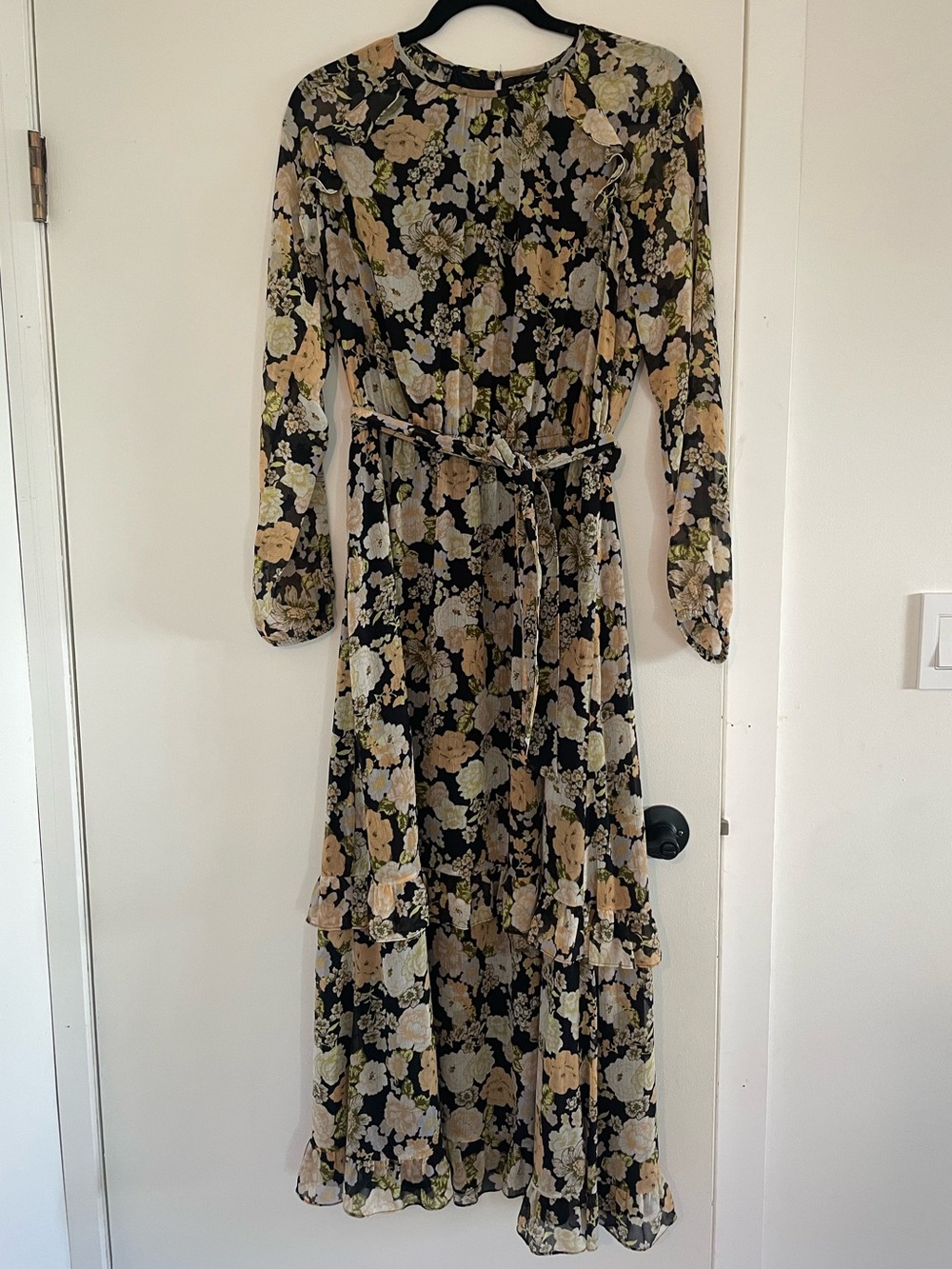Aritzia Little Moon Floral Ruffle Maxi Dress size Medium
